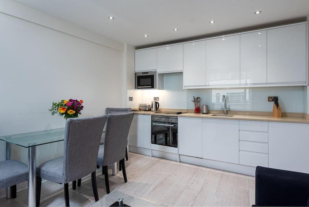 Chic Apartment - Fabulous Central Location In Zone 1 London Bagian luar foto