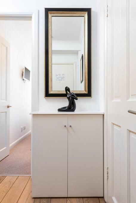 Chic Apartment - Fabulous Central Location In Zone 1 London Bagian luar foto